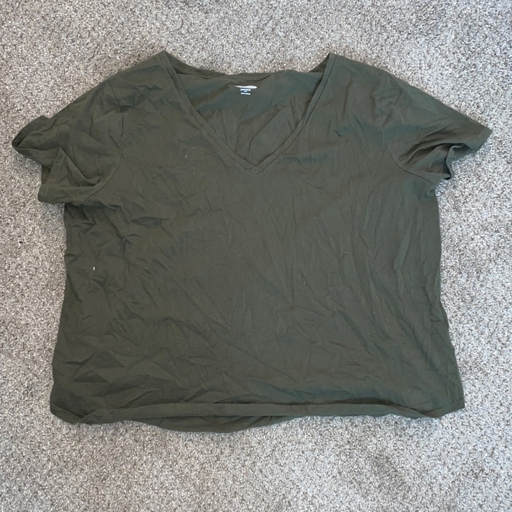 Old Navy V-Neck Everywhere Basic Tee